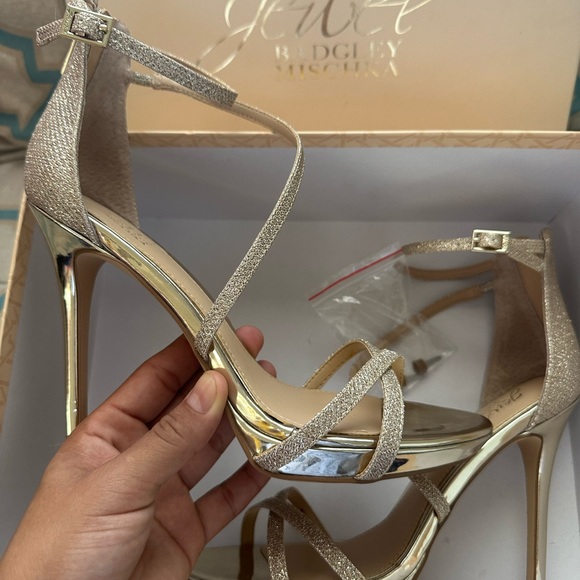 New - Picture 7 of 7